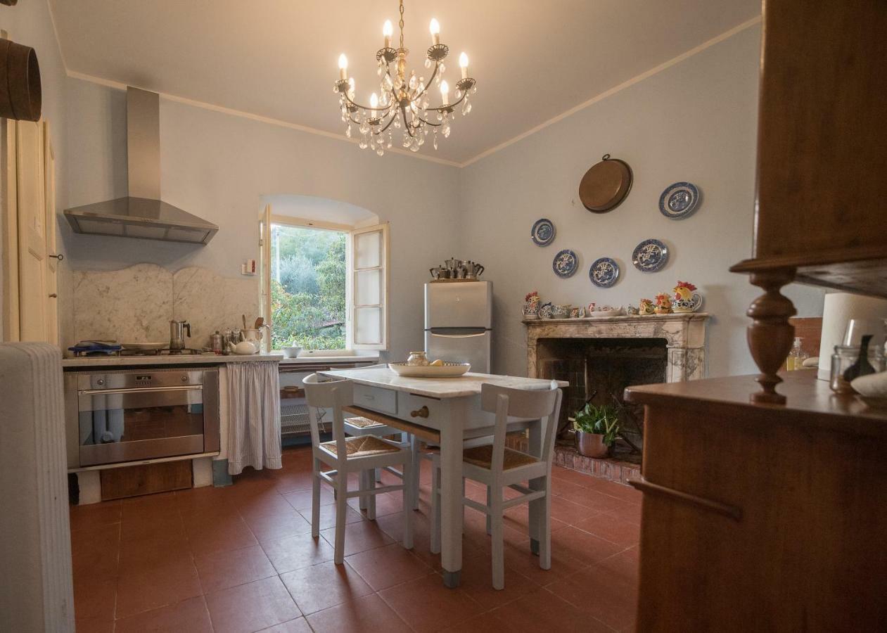 Casale Amati Country House Ortonovo Eksteriør billede